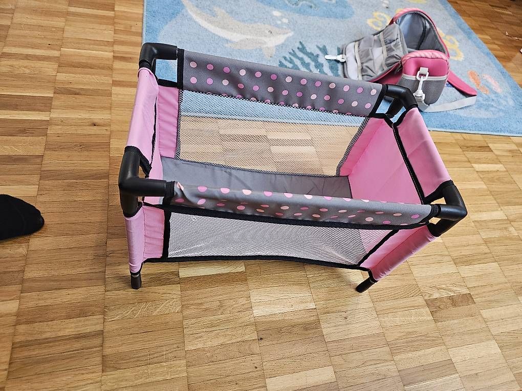 Giocattoli: Puppenstuhl und Bett – Usato da St. Gallen venduto da ejw_w9pv 1