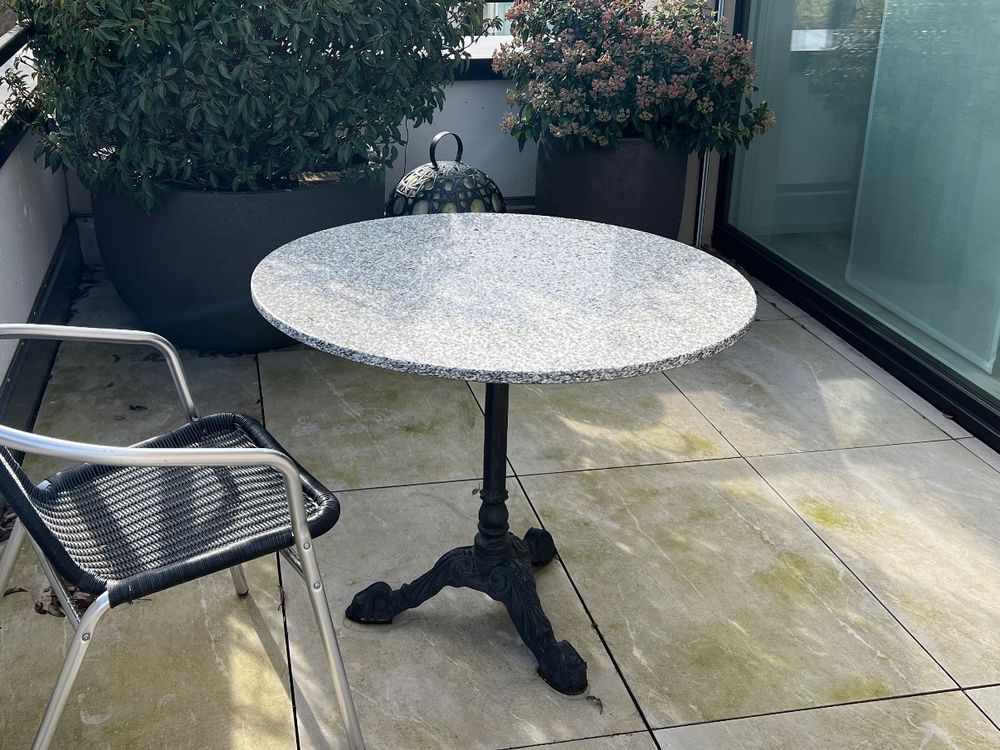 Tisch aus Granit für den Garten/Balkon mit Stühlen Kaufen auf Ricardo