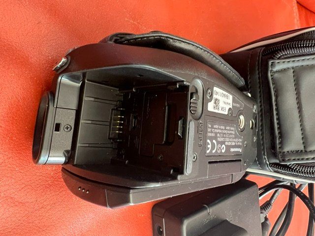 Panasonic Videocamere: Panasonic SD Kamera HDC-SD 100 Full HD – Usato da St.Gallen venduto da yutha5 1