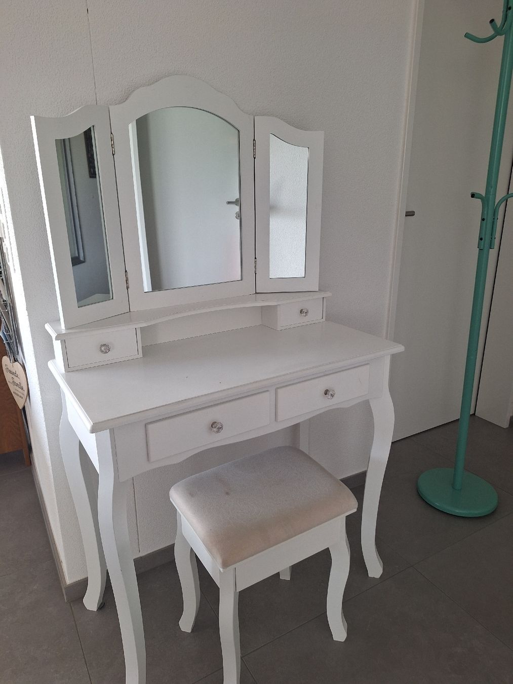Tavoli da trucco: Schminktisch mit Spiegel und Hocker weiss gebraucht – Usato da Emmenbrücke venduto da Ventronealessia 2