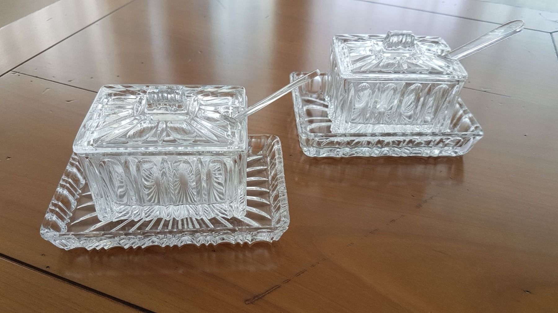 Gläser: Glas-Deckeldosen + Unterteller alt 2 Stk – Gebraucht aus Buchrain von rom_r5bh
