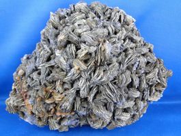 Markasit psm Pyrrhotit mit Calcit