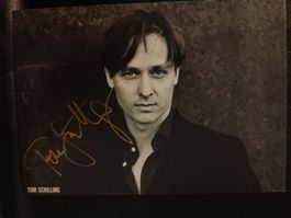 Tom Schilling - handsignierte Autogrammkarte