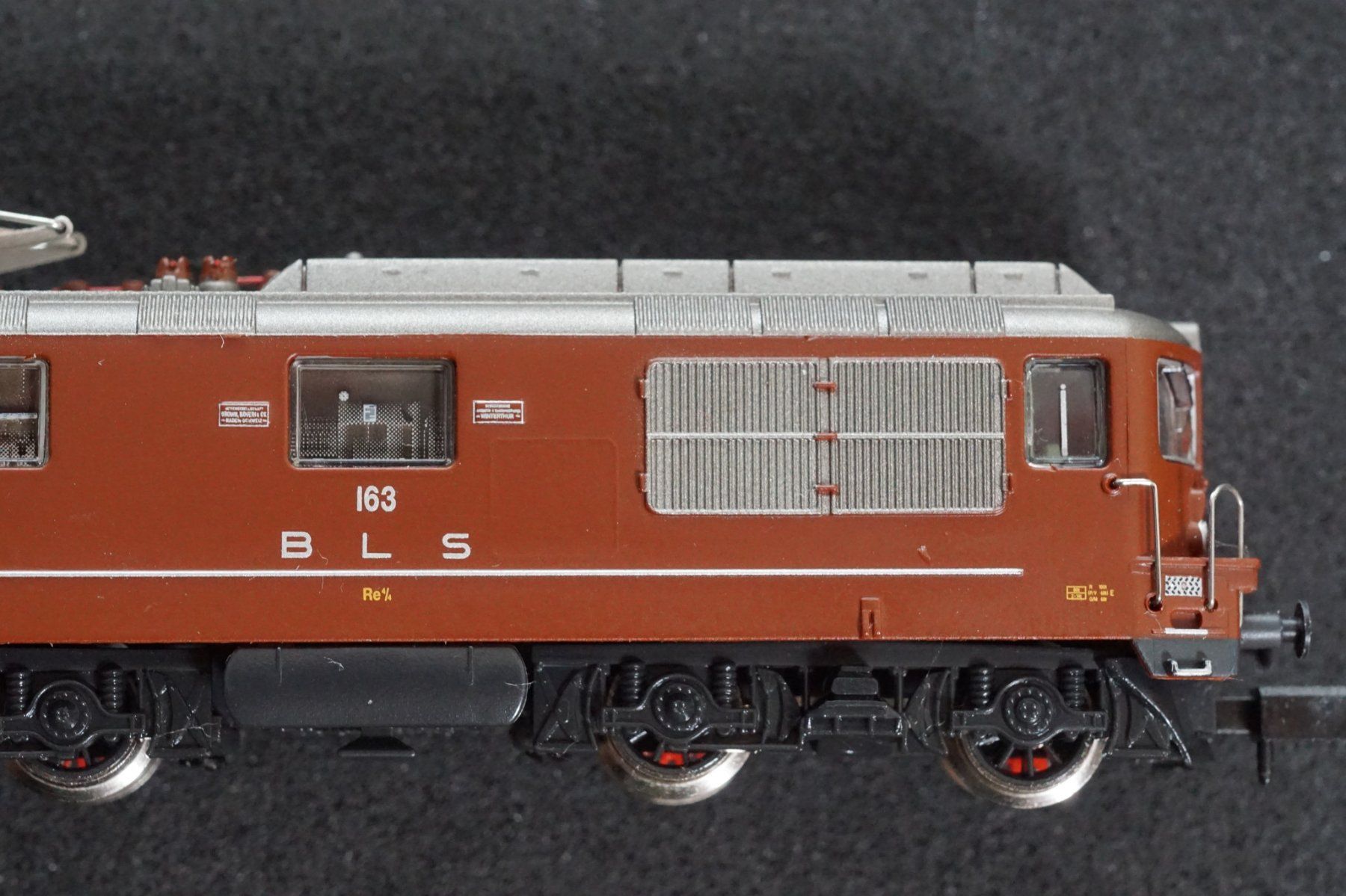 Arnold Modellini di ferrovie: ARNOLD Re 4/4 BLS Nr.163 braun – Usato da Gränichen venduto da iknow 3