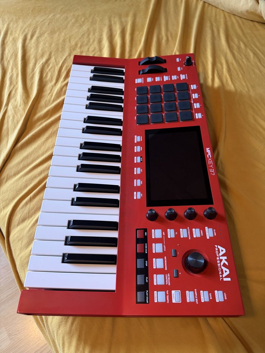 Akai Musikinstrumente: AKAI MPC KEY 37 – Gebraucht aus Gelterfingen von celli05 2