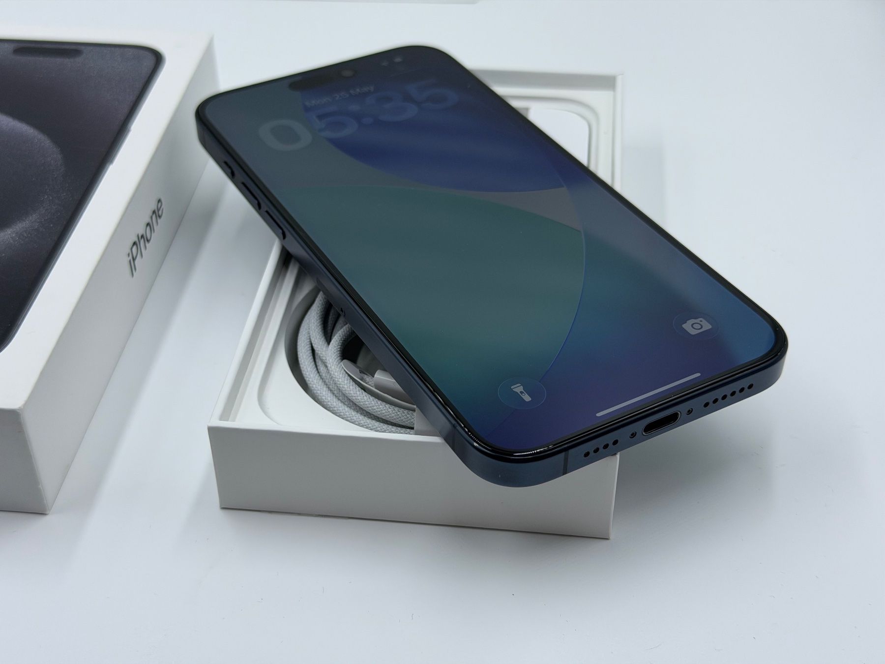 Apple Telefoni cellulari / Smartphones: Apple iPhone 15 Pro Max - 512 GB – Usato da Chur venduto da ReplaceHub 4