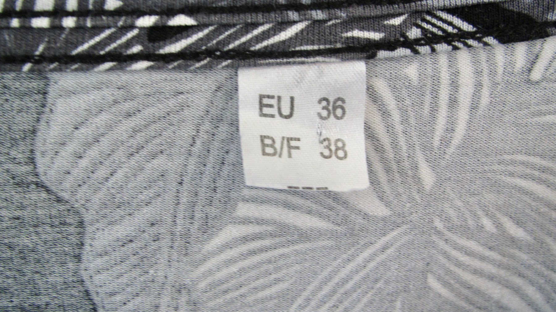 Maglioni & Felpe: 2 PULLS MIS-SAISON – Usato da Murten venduto da Selliot 3