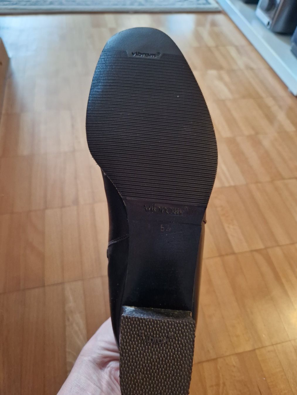 Chaussures femmes: Bottines brunes cuir bord fourrure – Neuf avec emballage d'origine à Pully par Andalous 5