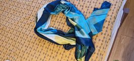 Elegant 100% silk scarf