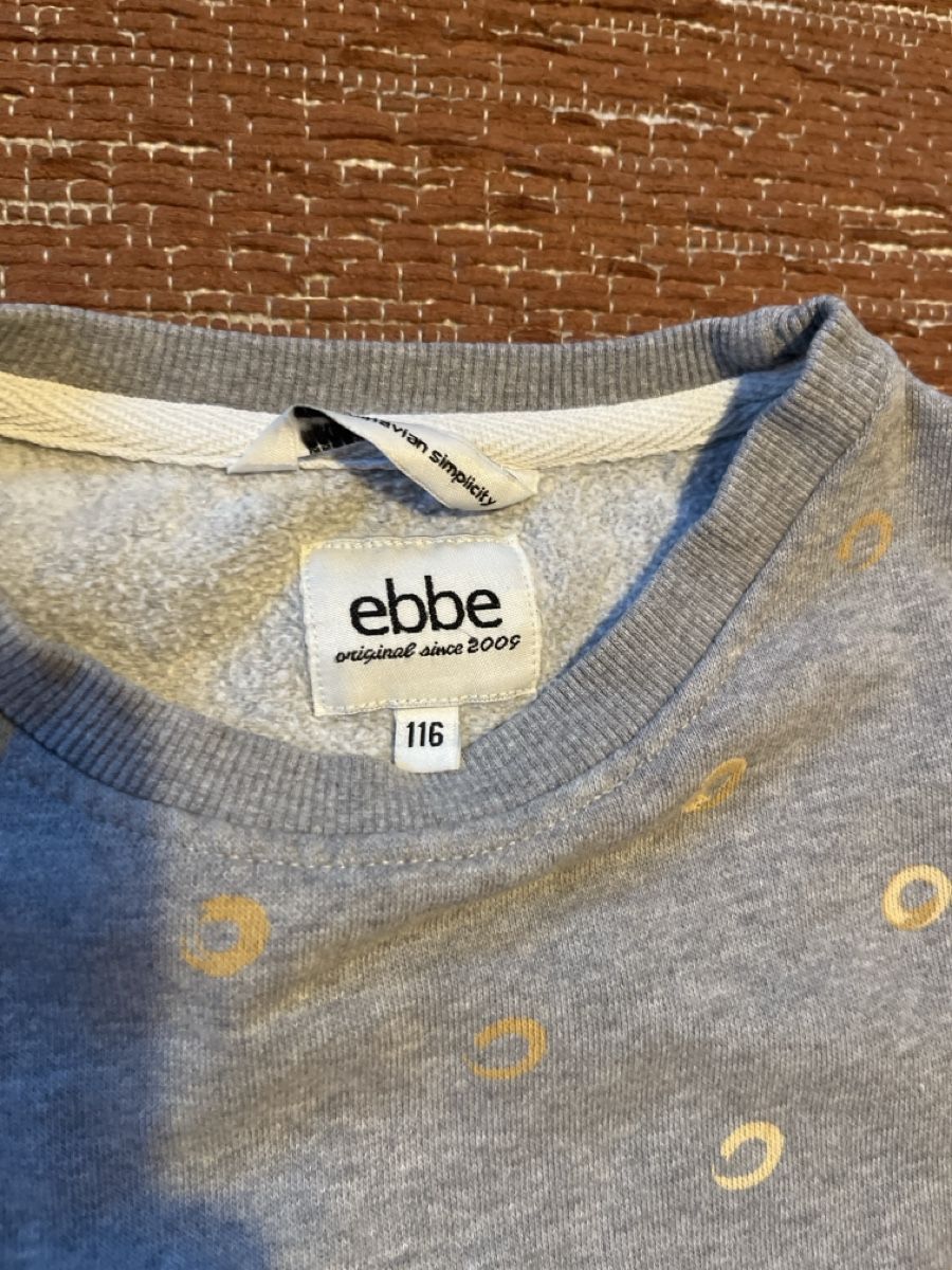 Maglioni & Felpe: Ebbe Pullover grau mit Goldmuster Grösse 116 neuwertig – Usato da Riehen venduto da den_9s88 2