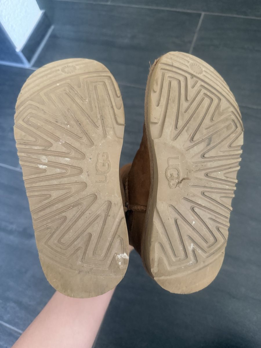 Ugg Chaussures hommes: UGG Gr.31 – D'occasion à Schiers par Sam.ahd1 2