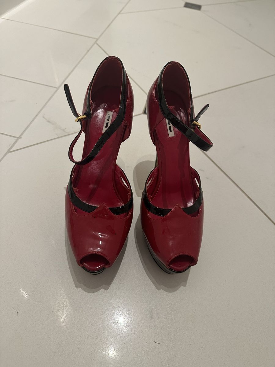 Miu Miu Scarpe da donna: MiuMiu Pumps 👠 – Nuovo (secondo la descrizione) da Hondrich venduto da meetyou