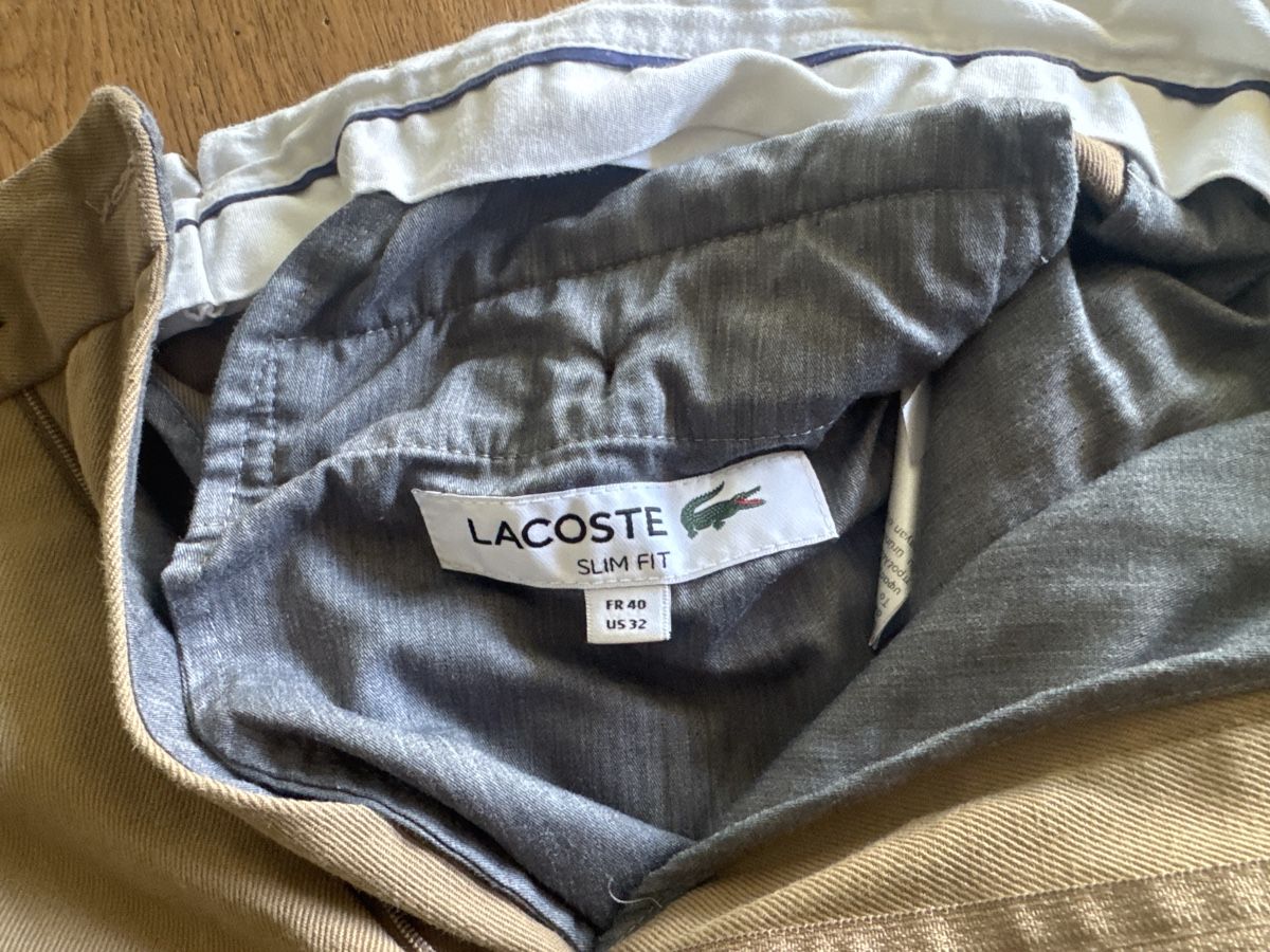 Lacoste Pantaloni: Lacoste Herrenhose braun – Usato da Nürensdorf venduto da Hlen 3