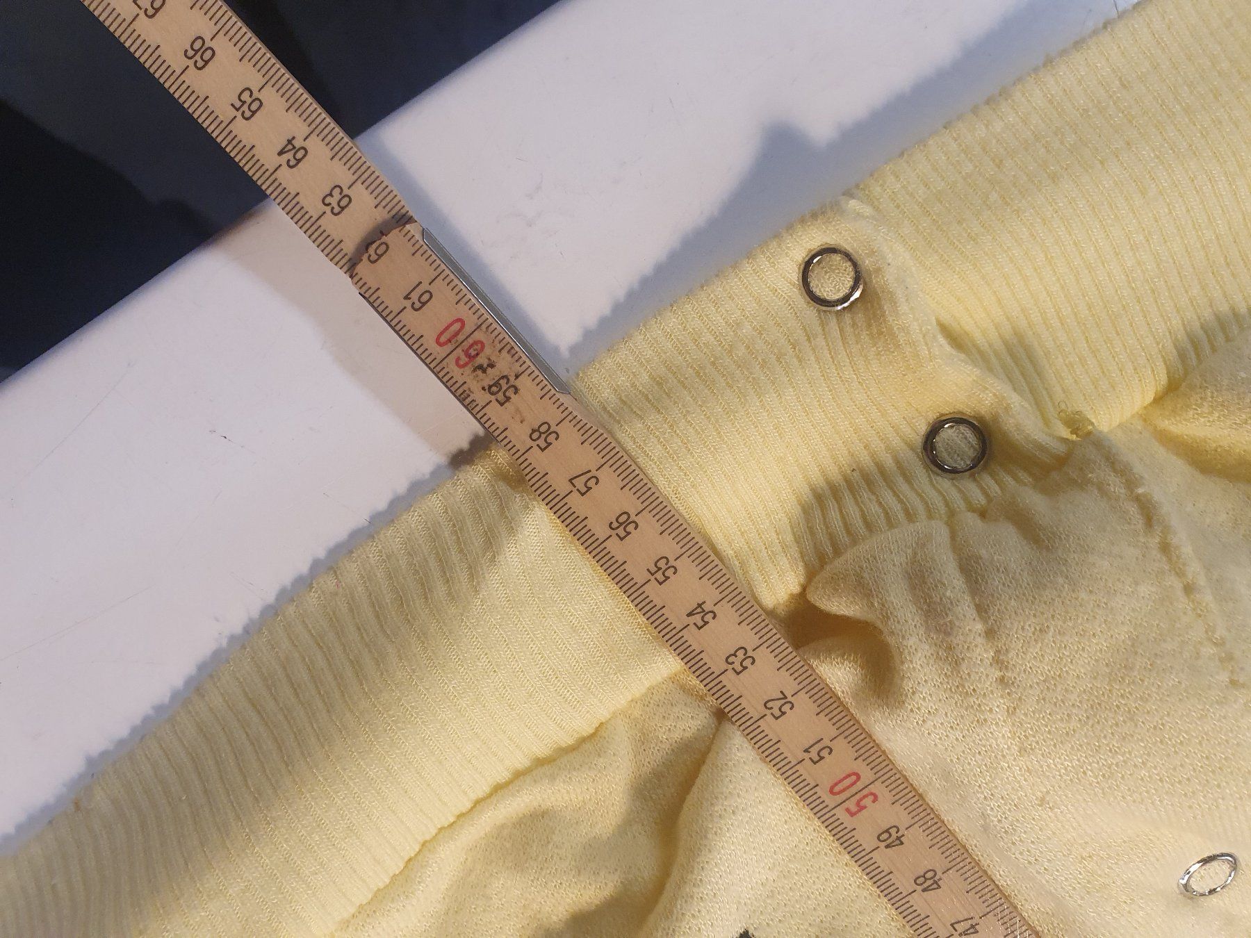 Maglioni & Felpe: Pony Freizeitpullover gelb grösse XXL – Usato da Zürich venduto da loosebone 5