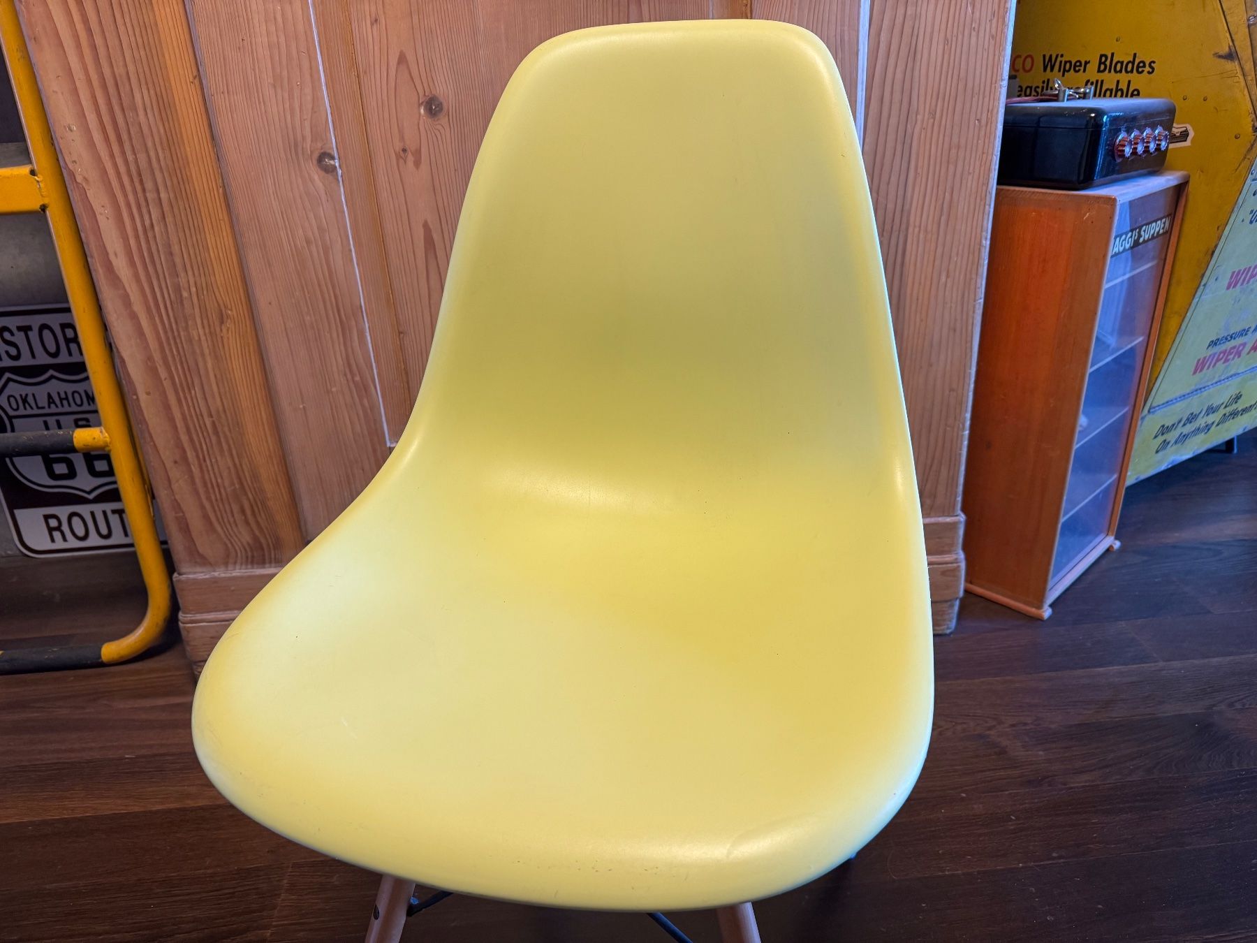 Vitra Sedie: ORIGINAL VITRA EAMES PLASTIC SIDECHAIR STUHL TOP DESIGN 4 x – Usato da Balterswil venduto da MR_FEELGOOD 3