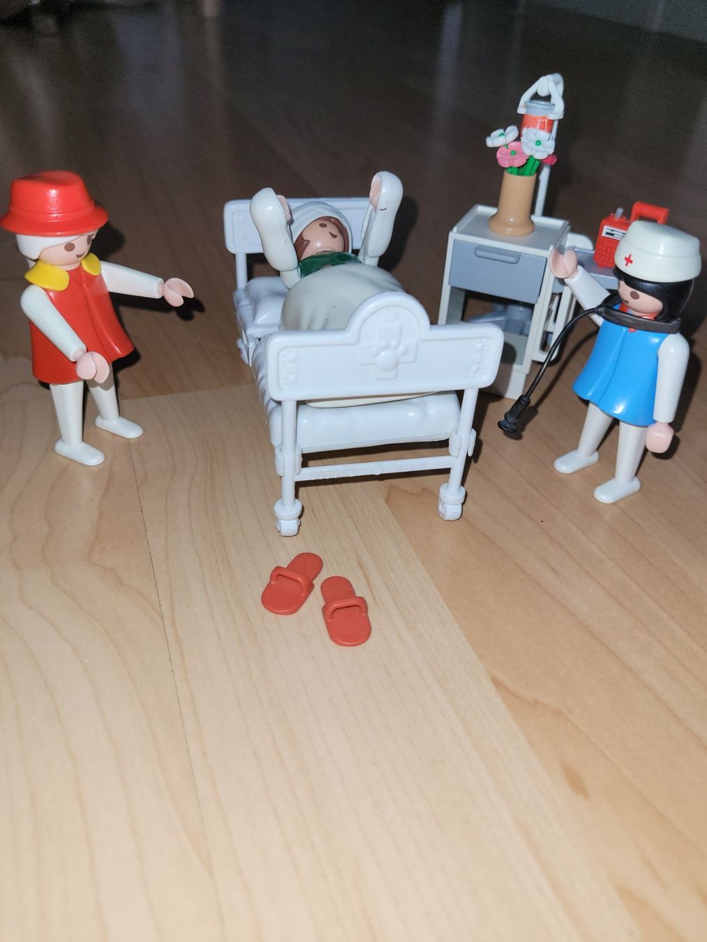 Playmobil Spielzeuge: Playmobil Spitalzimmer vintage – Gebraucht aus Uster von Gabi64 2