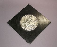 METALLRELIEF AUF HOLZPLATTE  SCHÜTZENFEST STANS 1926