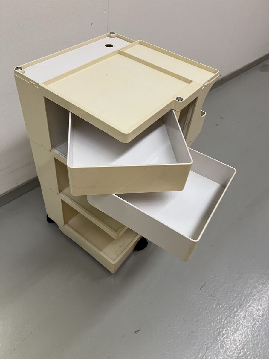 Korpus: Boby 3/2 Rollcontainer Joe Colombo Design – Gebraucht aus Hombrechtikon von vespa1954
