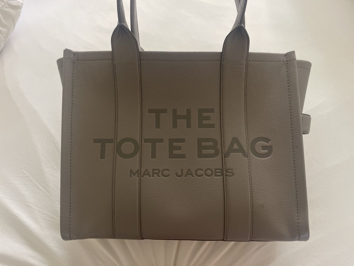 Marc Jacobs Borse: Marc Jacobs The Tote Bag L Leder  – Nuovo (secondo la descrizione) da Wädenswil venduto da pri_myd7