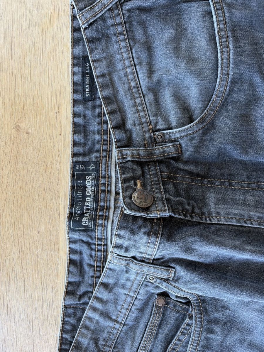 Jeans: Schwarze Jeans 34/32 – Usato da speicher venduto da danicole 1