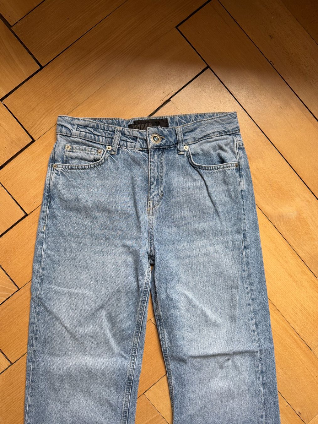Drykorn Jeans: DRYKORN - Jeans hellblau W27 L32 – Usato da Zürich venduto da Diazaio 1