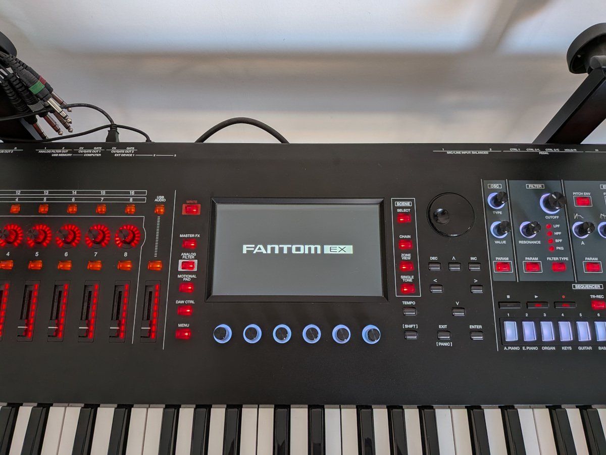 Roland Strumenti musicali: Roland Fantom 7 mit EX Upgrade – Usato da Zürich venduto da hsc_b68f 1