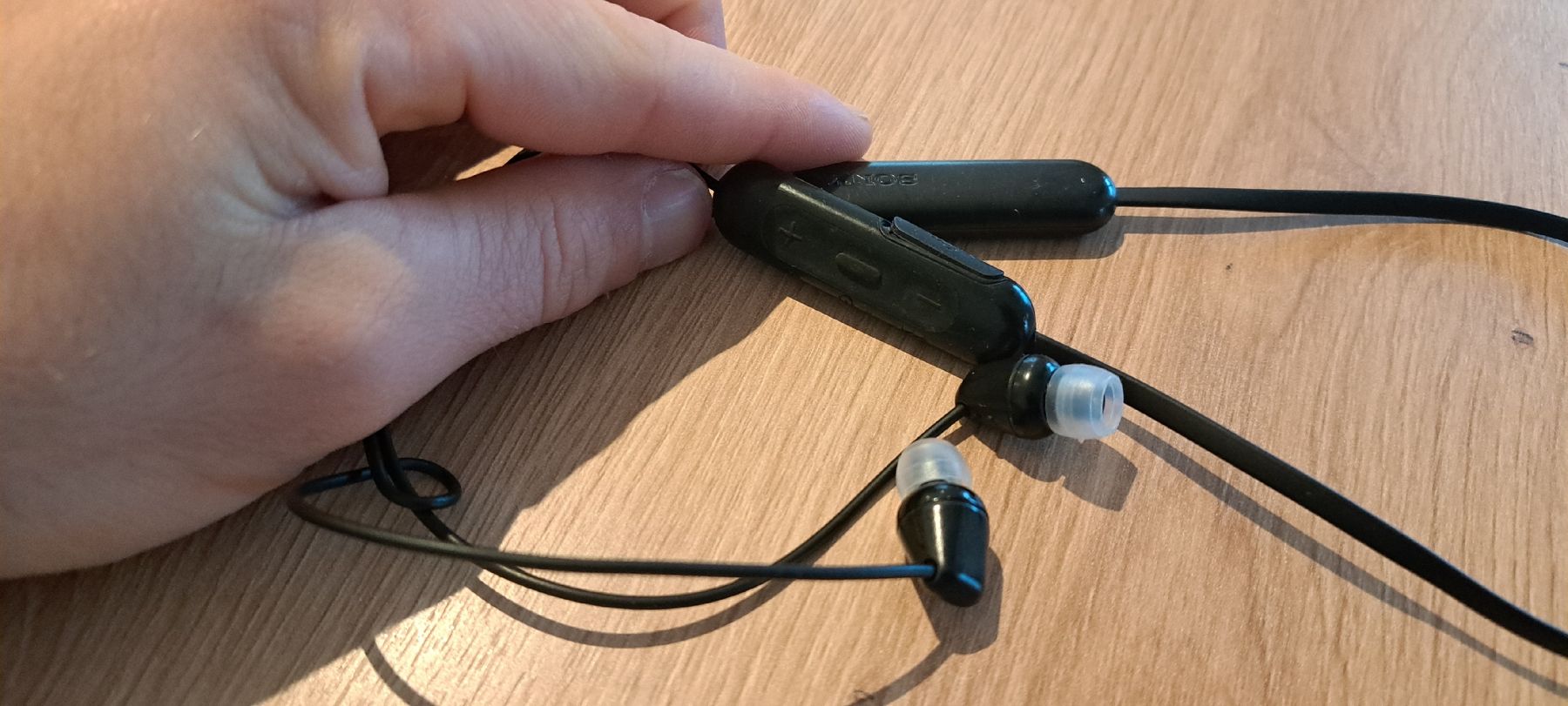 Sony Cuffie: Écouteurs Bluetooth Sony - Parfait pour sport – Usato da Hombrechtikon venduto da Atroms47 2