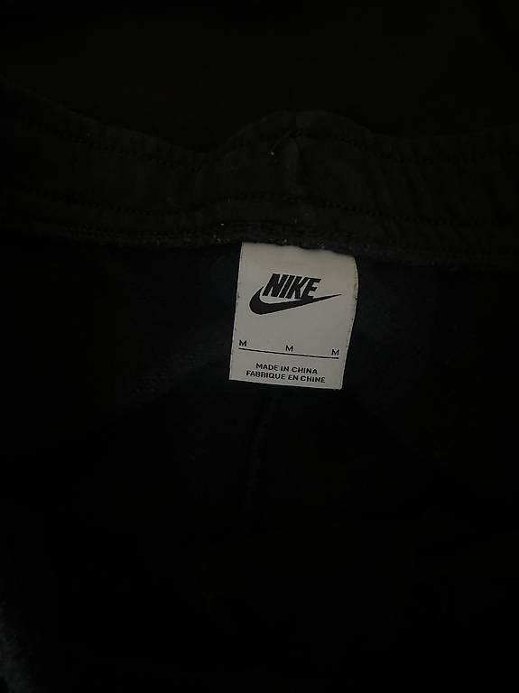 Completi: Nike Trainingsanzug Schwarz – Usato da Spreitenbach venduto da Sabrina.dc 2