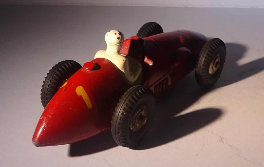 Dinky Toys 23j Auto de Course Ferrari Virtually Mint/Nice box