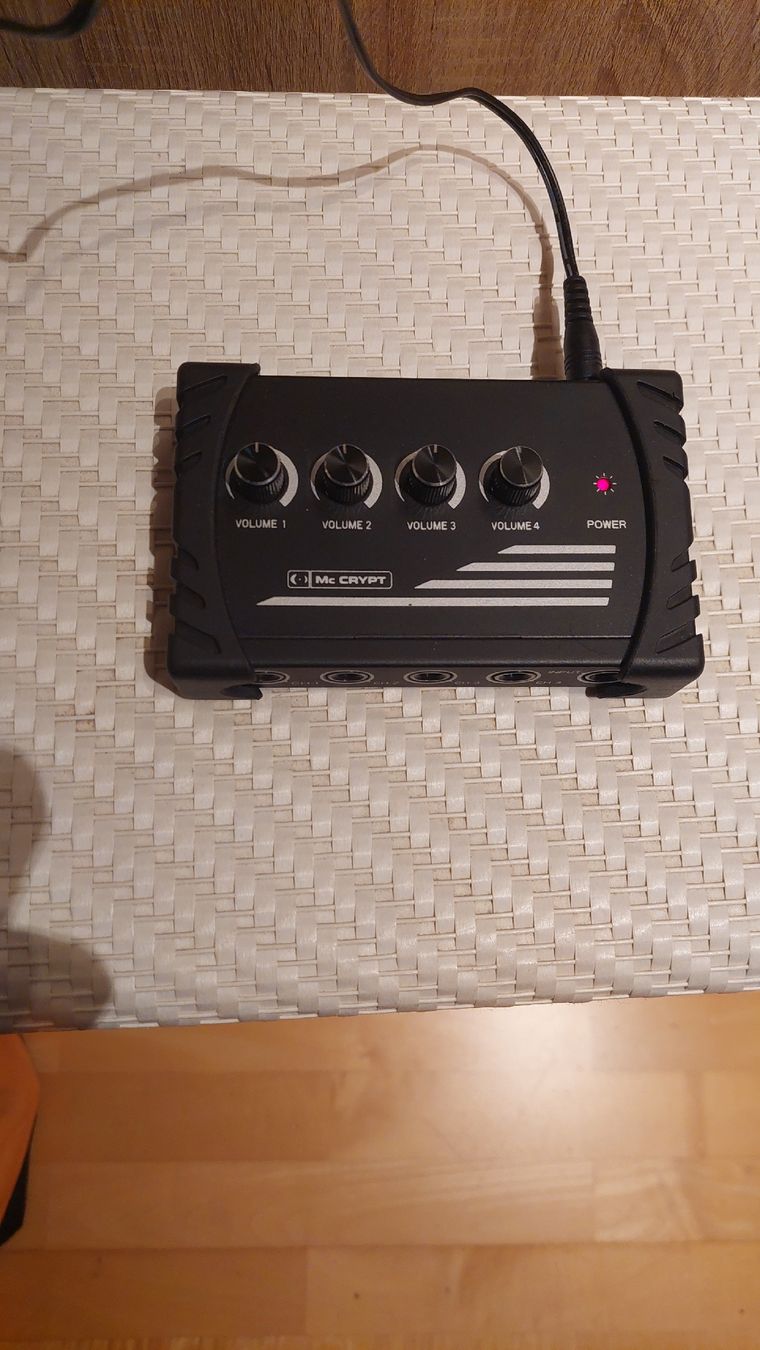 Console di mixaggio: McCrypt 4fach Headphone Mixer – Usato da Arisdorf venduto da GoodJoice