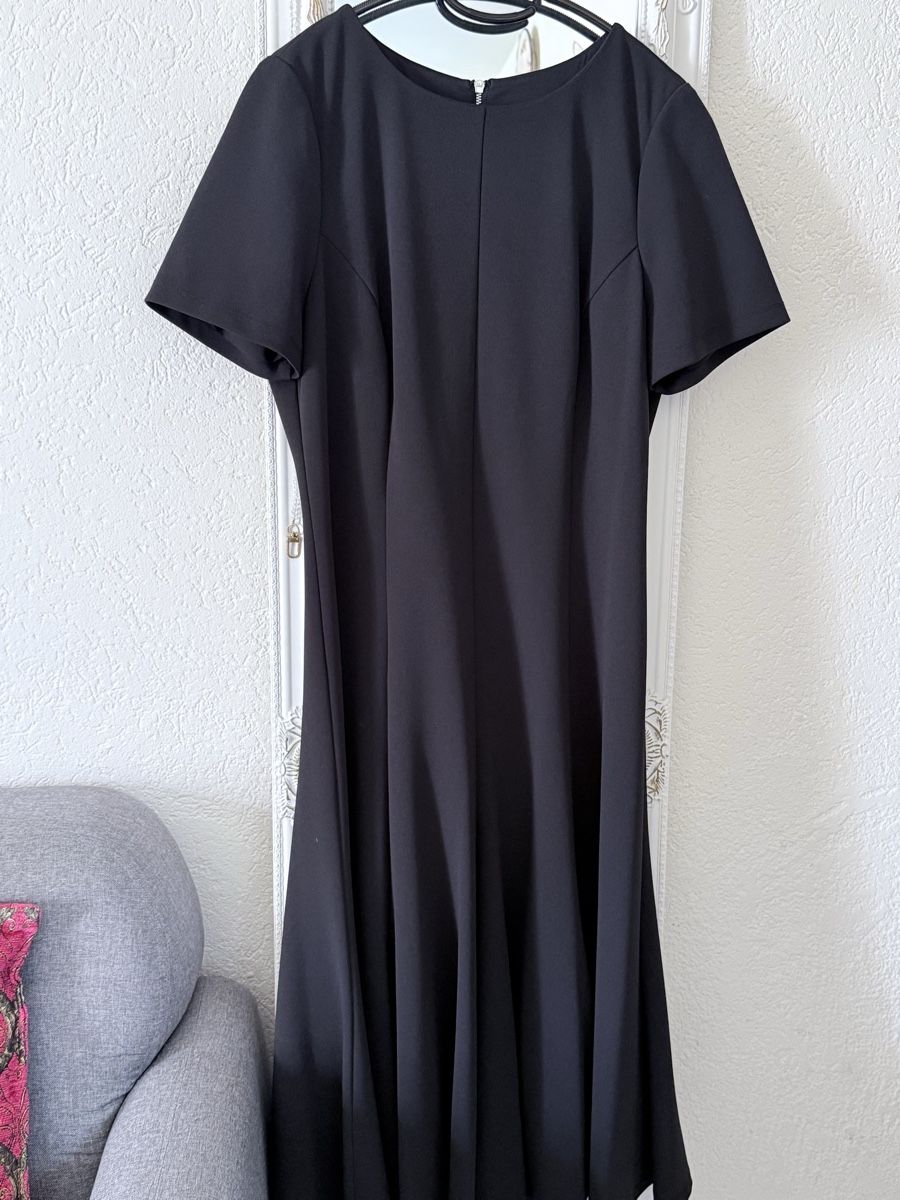 Calvin Klein Robes: Robe élégante Calvin Klein – Neuf (Voir description) à Grône par ukr_2qbg