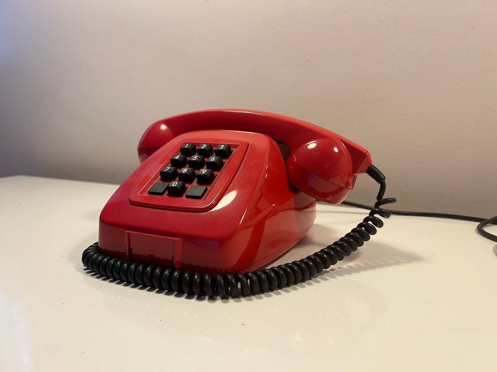 Ancien Téléphone rouge 1980 (Gebraucht) in sierre für CHF 21 – mit ...
