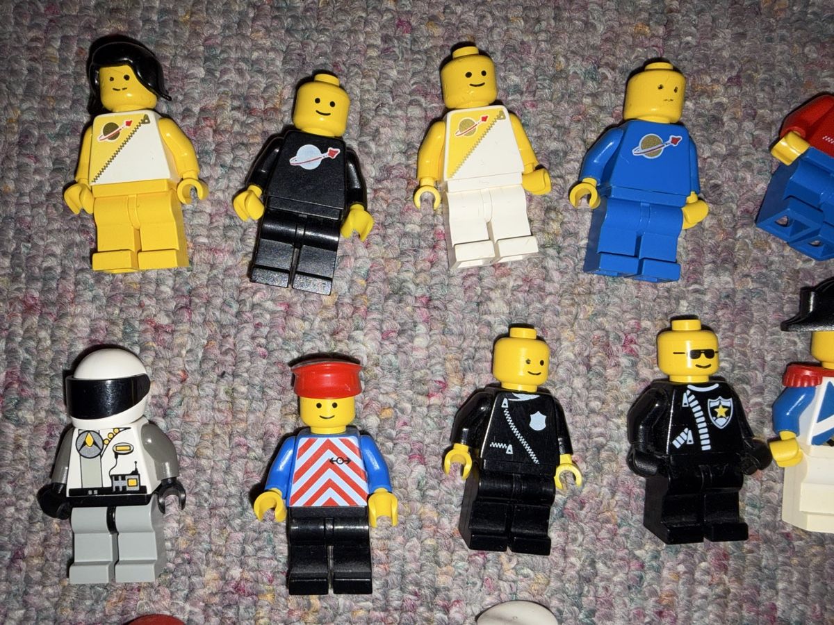 Lego Giocattoli: 56 x Lego Figuren, space , SBB , koch, polizei – Usato da Sevelen venduto da gsandax 4