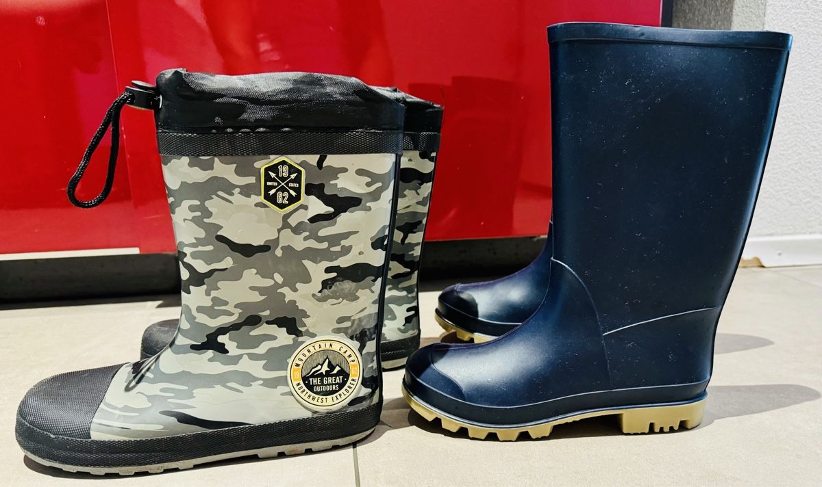 Scarpe per ragazzi: Junge 2 paar Gummistiefel grosse 35/33 – Usato da Leibstadt venduto da Ukrainelvivvorever 4