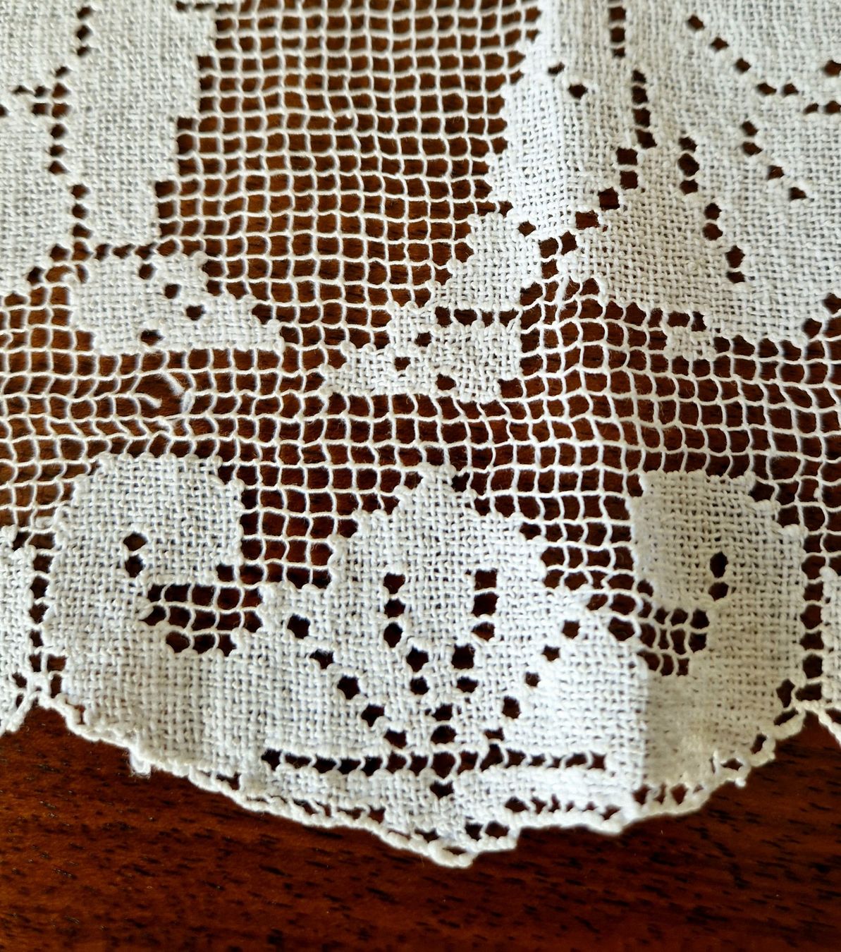 Altra biancheria da tavola: Filet Deckeli – Usato da Bern venduto da Antikbatik 3