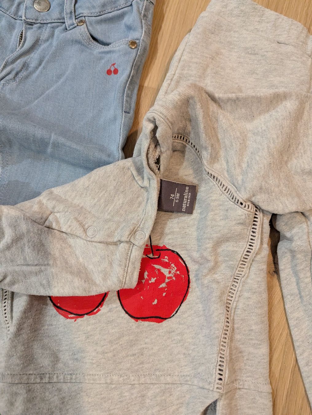 Lotti & Set di vestiti: Sweatshirt + 2 pants organic cotton – Usato da Satigny venduto da Mini.me 2