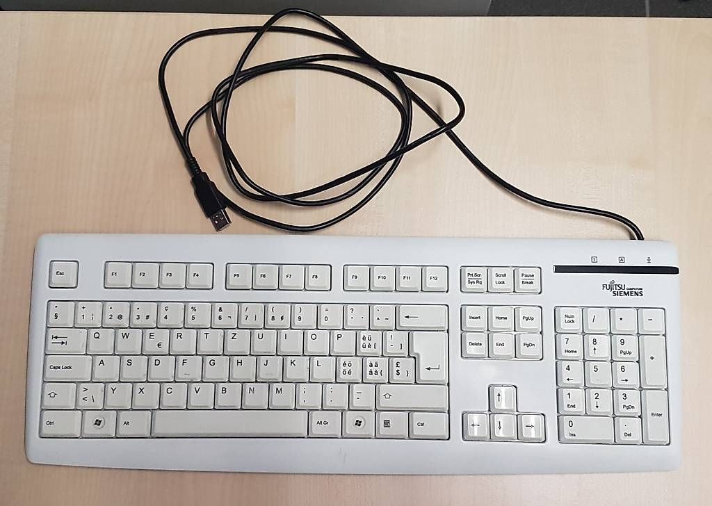 Fujitsu Tastiere: Fujitsu Computers Siemens Tastatur / Keyboard – Usato da Villnachern venduto da OnkelTom007