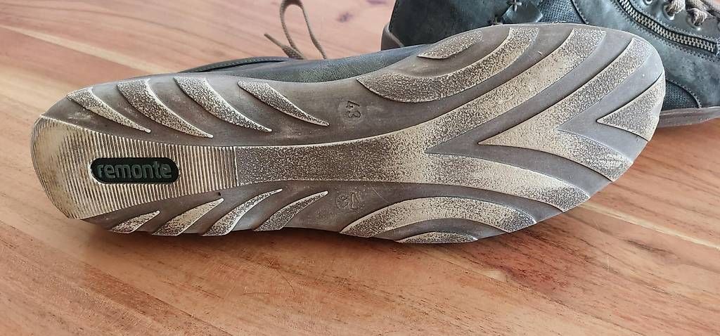 Scarpe da uomo: Freizeitschuhe, echt Leder, Gr. 42/43 – Usato da Basel venduto da hbe_6gsv 2