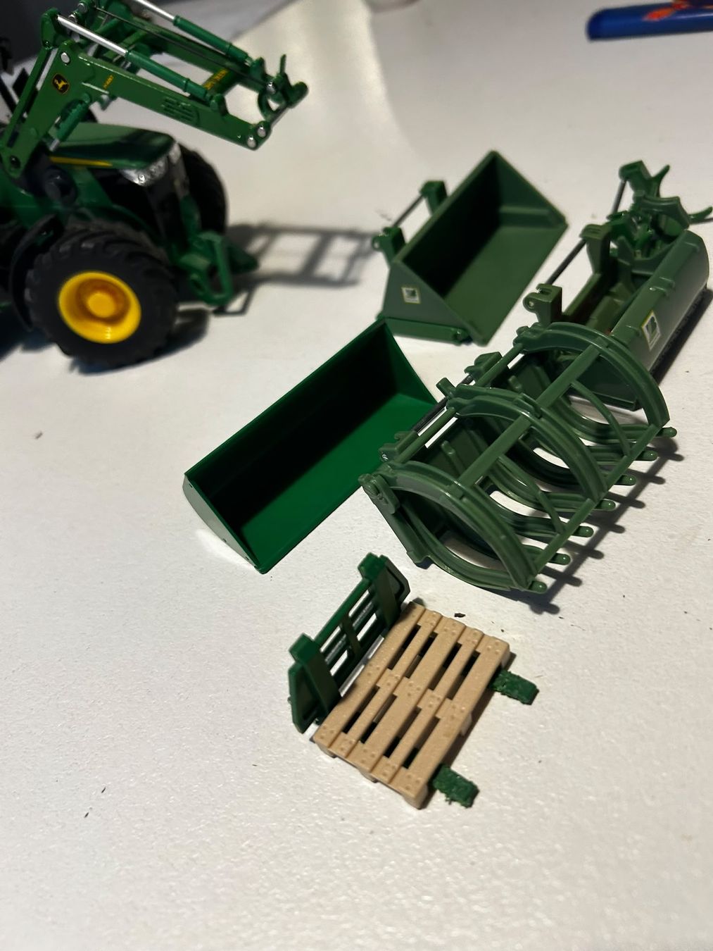 Siku Giocattoli: John Deere Traktor – Difettoso da Röthenbach Herzogenbuchsee venduto da Tina480 1