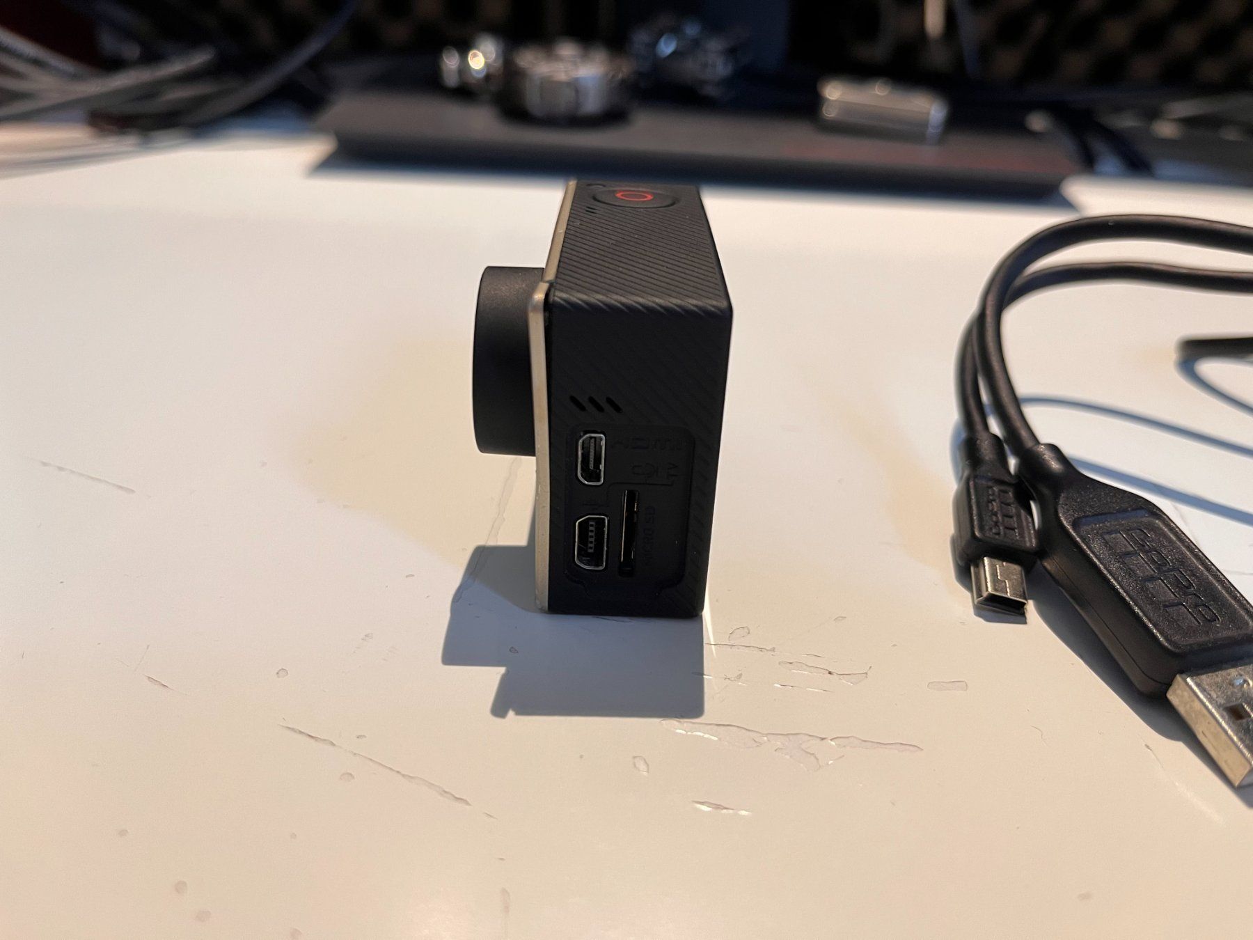 Gopro Action Cam: Go-Pro Hero 4 inkl. USB-Kabel – Usato da Bern venduto da PJB 1