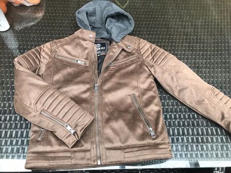 Junge Jacke Braun Lederoptik mit Kapuze 140