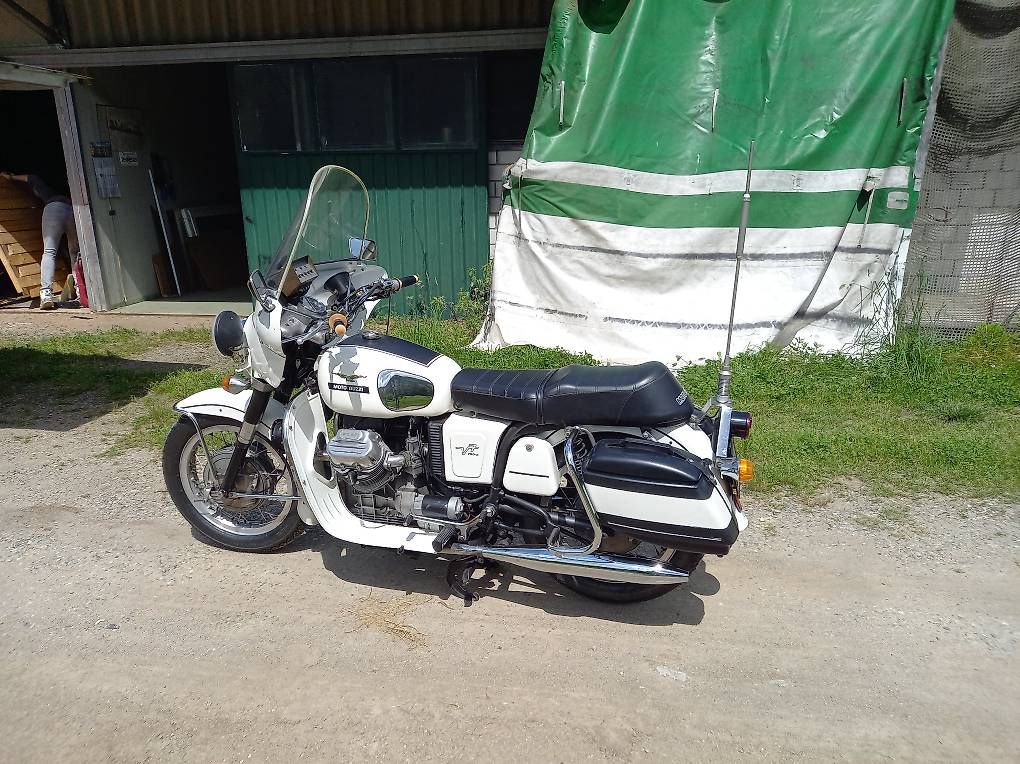 Strada: Moto Guzzi V7 700 – Usato da Bombinasco venduto da Camarildo 1