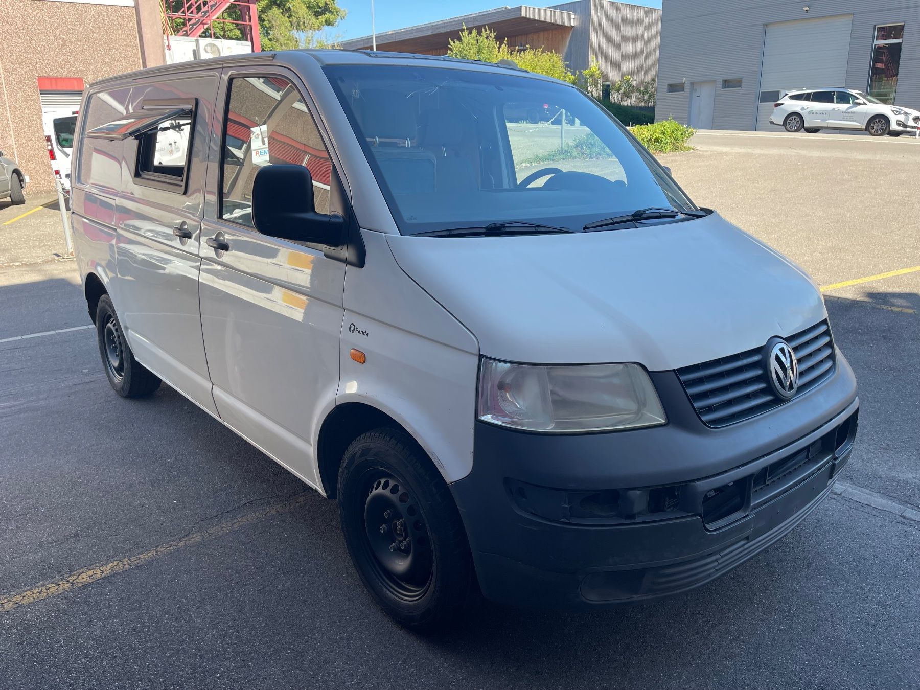 VW Camping Fahrzeuge: VW T5 Camper Wohnmobil Unfall – Gebraucht aus Winterthur von CamperBau 2