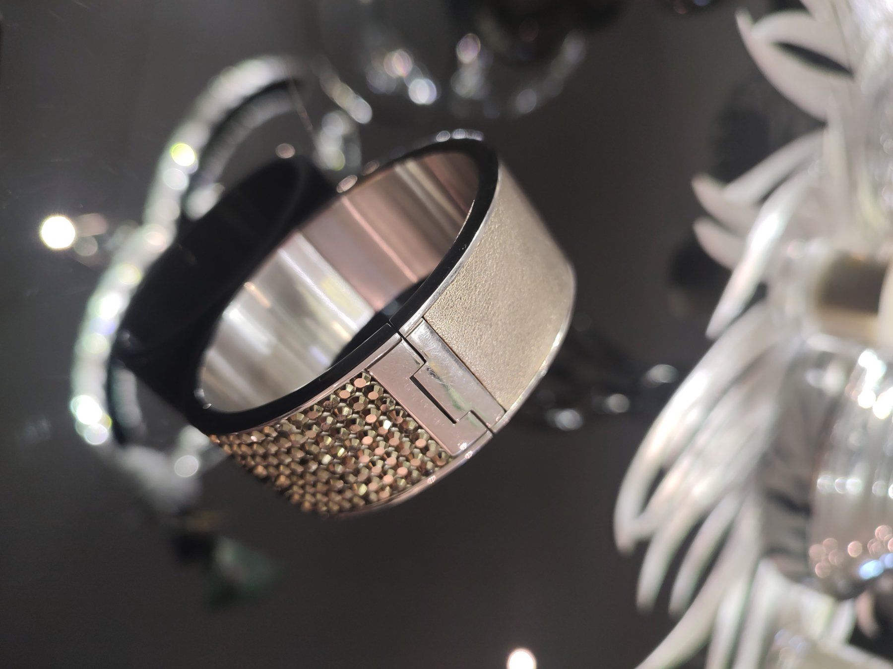 Swarovski Bracciali & Braccialetti: Armreif Swarovski Grösse M – Usato da Niederbipp venduto da cra_9xqn 1