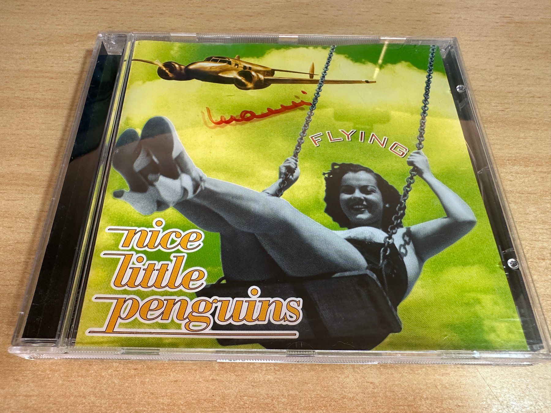 CD: H1 Nice Little Penguins – Flying – Usato da Rikon im Tösstal venduto da Alpenmutz