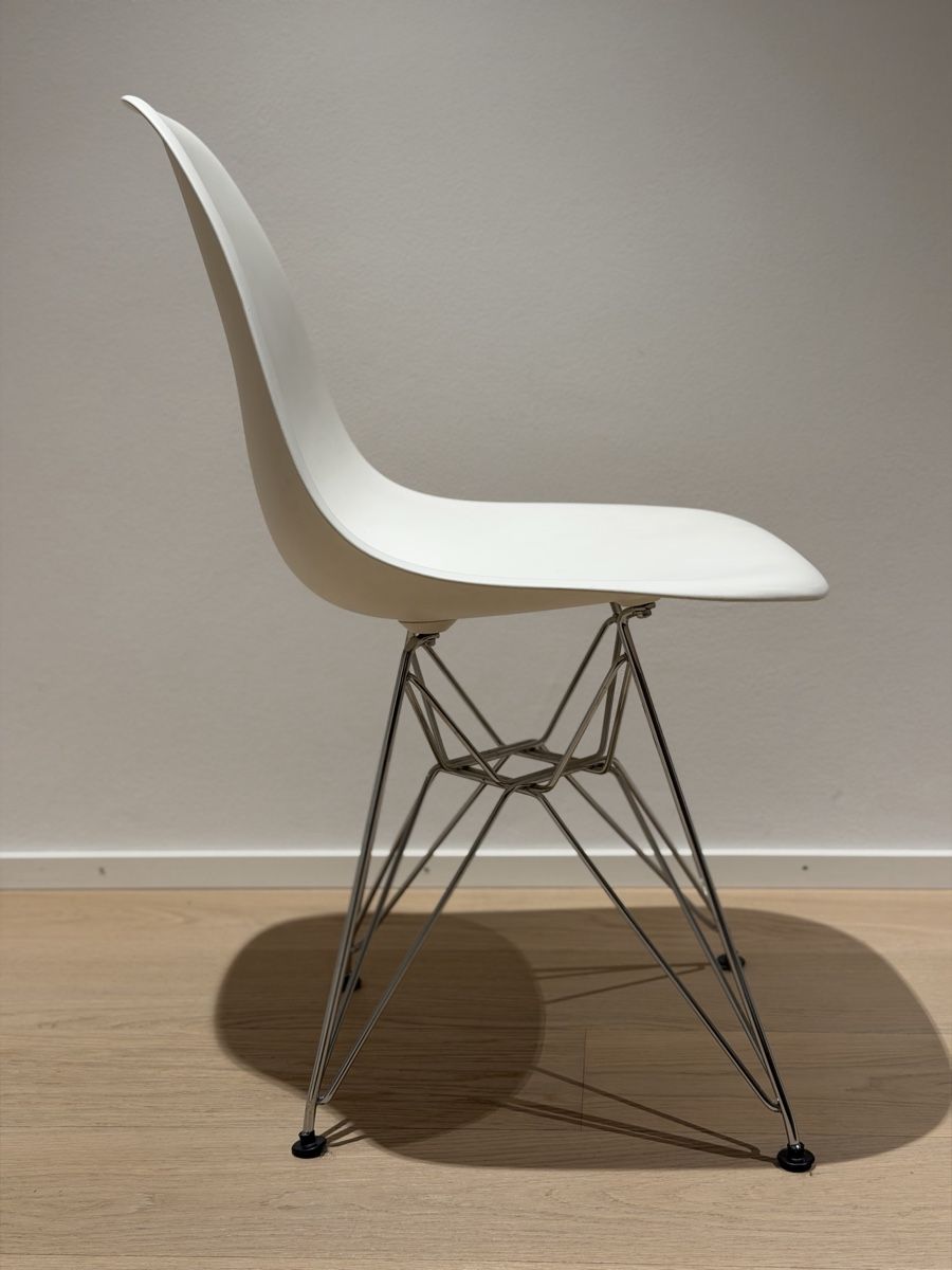 Vitra Sedie: Eames Plastic Side Chair DSR Stuhl – Usato da Wetzikon ZH venduto da Ivy2