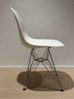 Eames Plastic Side Chair DSR Stuhl