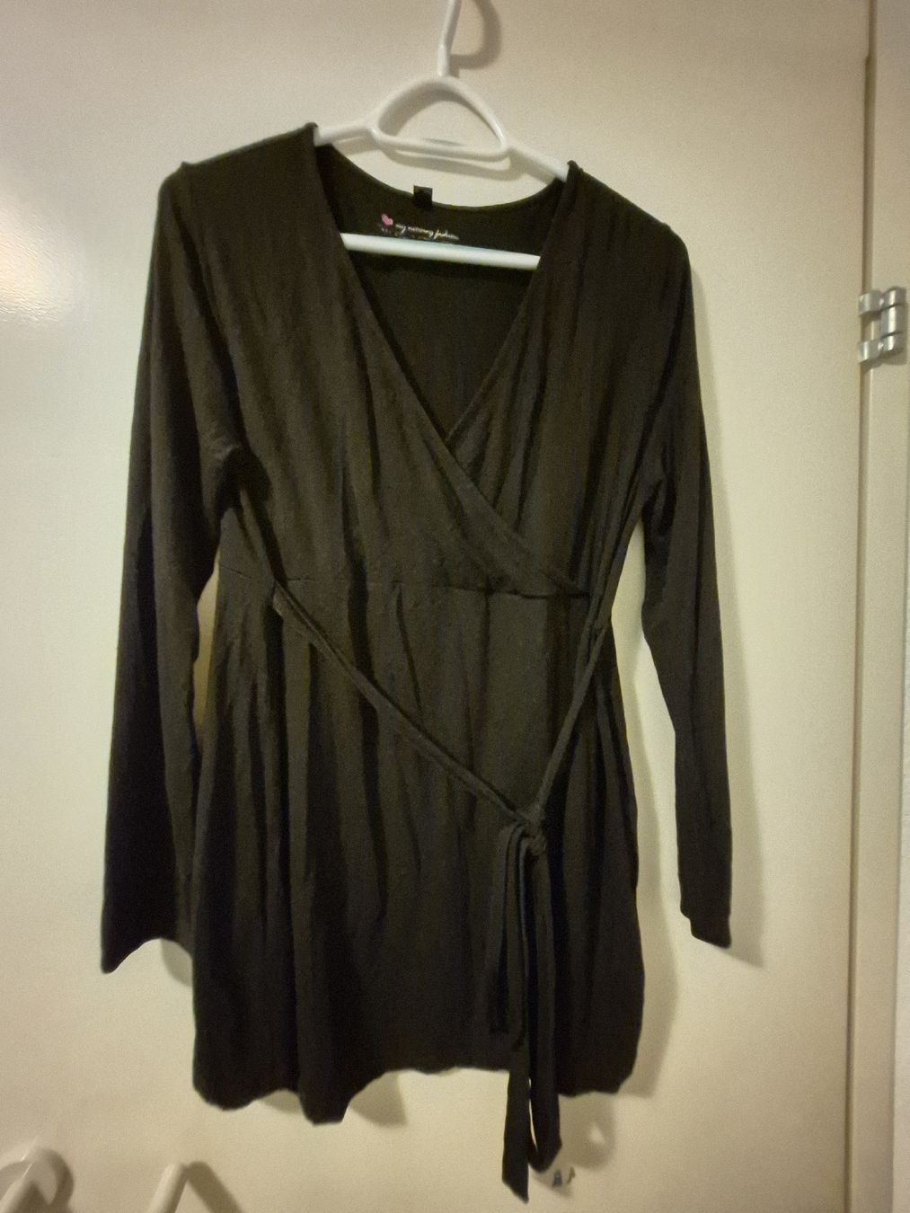 Kleider: Damen Wickelkleid Grösse 40/42 – Gebraucht aus Schöfflisdorf von kin_2dp9