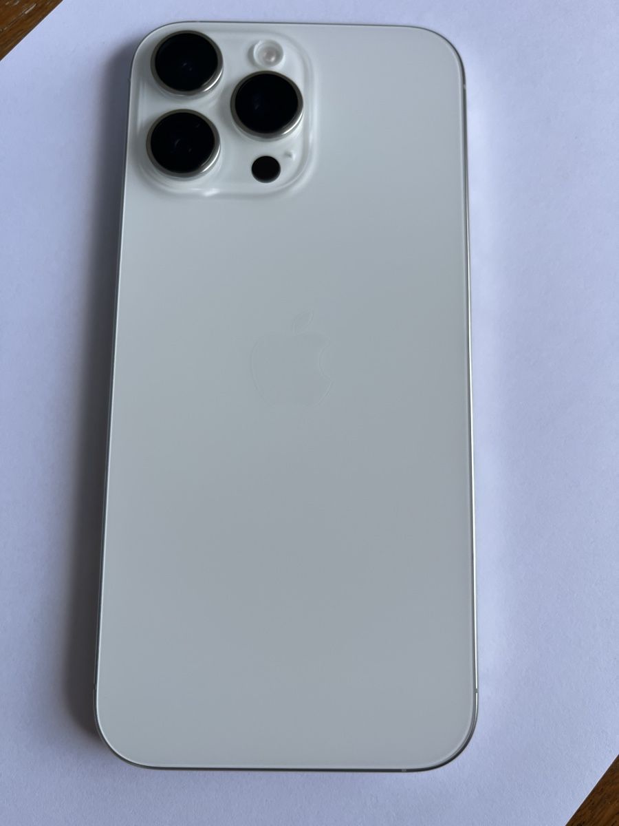 Apple Telefoni cellulari / Smartphones: iPhone 16 Pro Max – Nuovo (secondo la descrizione) da Cheseaux-sur-Lausanne venduto da emcy78 6