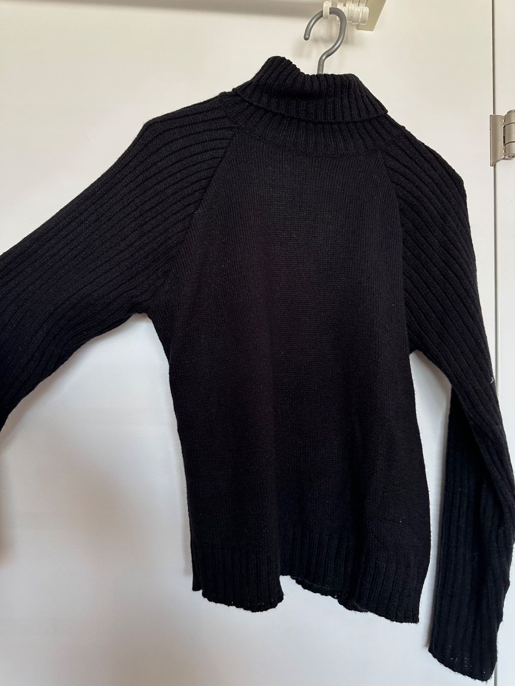 Na-kd Pullover & Sweatshirts: NA-KD Schwarzer Pullover mit gerippten Ärmel - S - wie NEU! – Neu (gemäss Beschreibung) aus Pfäffikon SZ von ansyyy 3